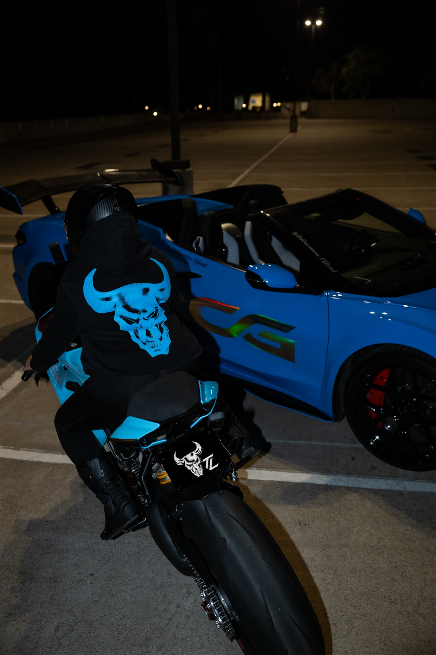 Ultra Heavyweight No
Drawstring Hoodie (Sky blue BULL)