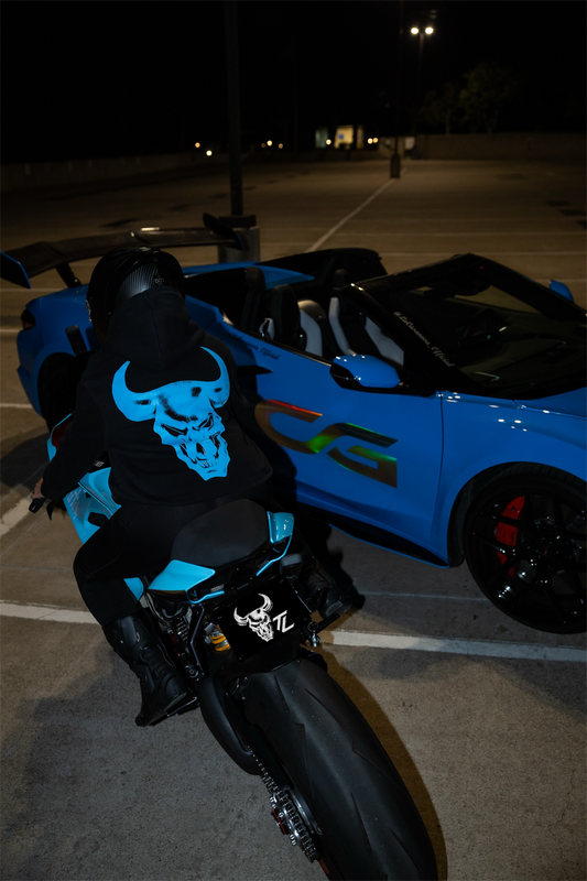 Ultra Heavyweight No
Drawstring Hoodie (Sky blue BULL)